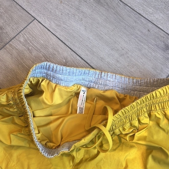 FREE people gold elastic waist reflection pull on athletic shorts size large - Picture 9 of 9